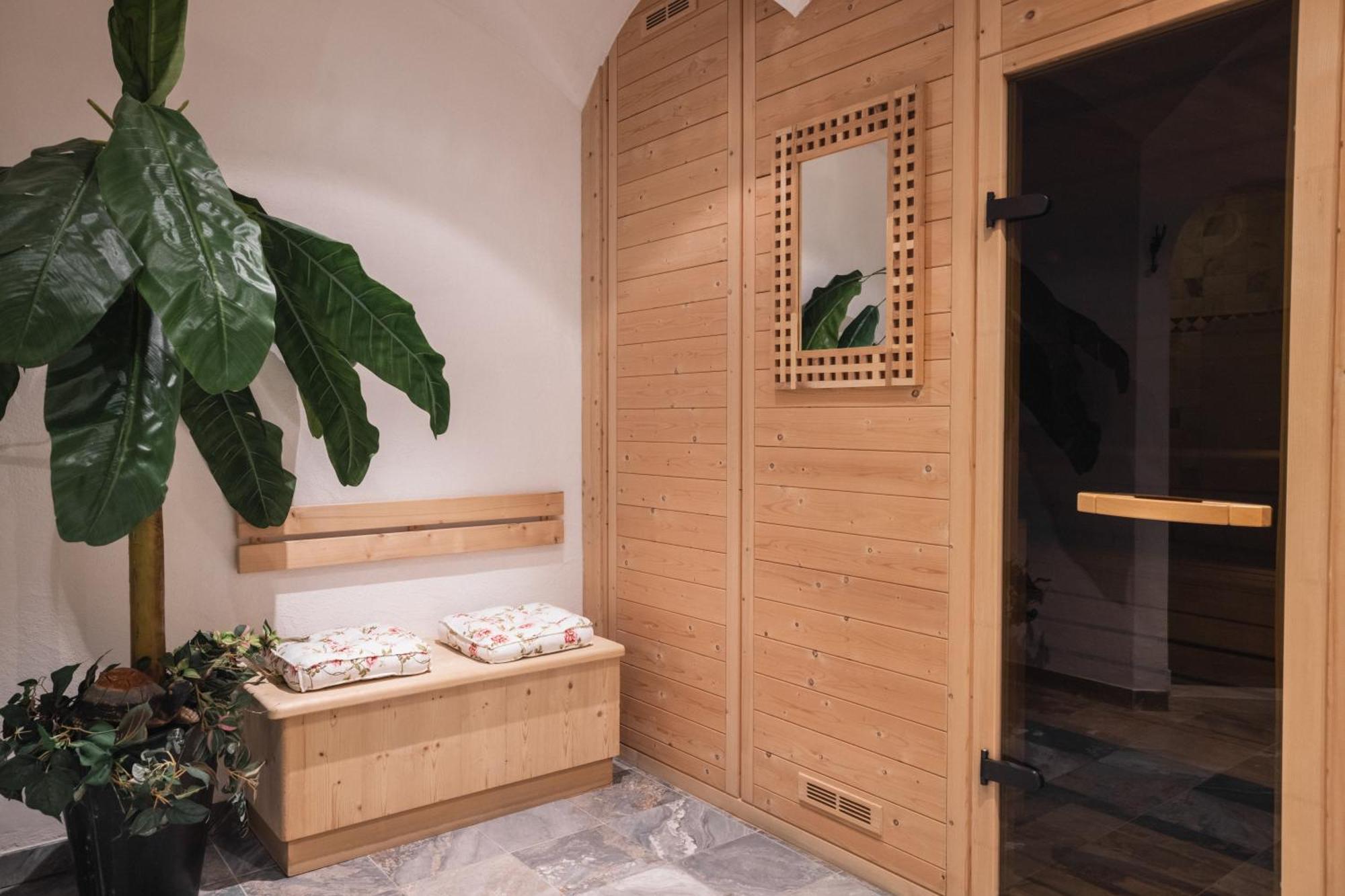 Hotel Ciasa Ai Pini San Cassiano  Dış mekan fotoğraf