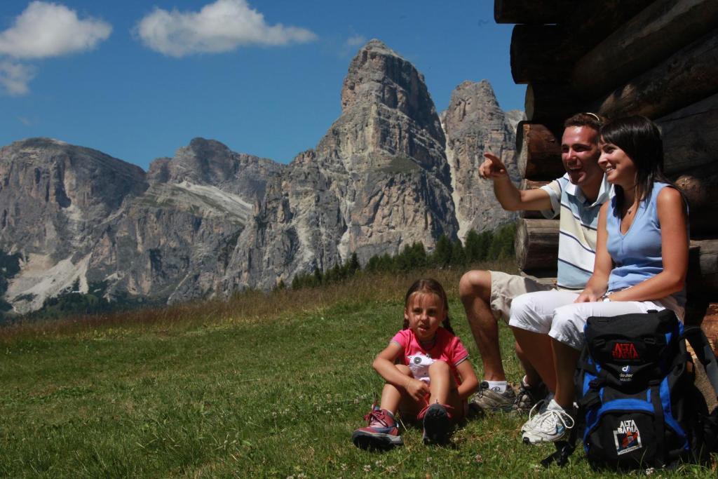 Hotel Ciasa Ai Pini San Cassiano  Dış mekan fotoğraf