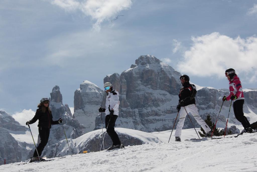 Hotel Ciasa Ai Pini San Cassiano  Dış mekan fotoğraf