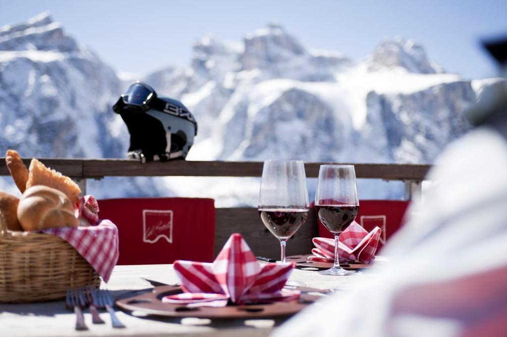 Hotel Ciasa Ai Pini San Cassiano  Dış mekan fotoğraf