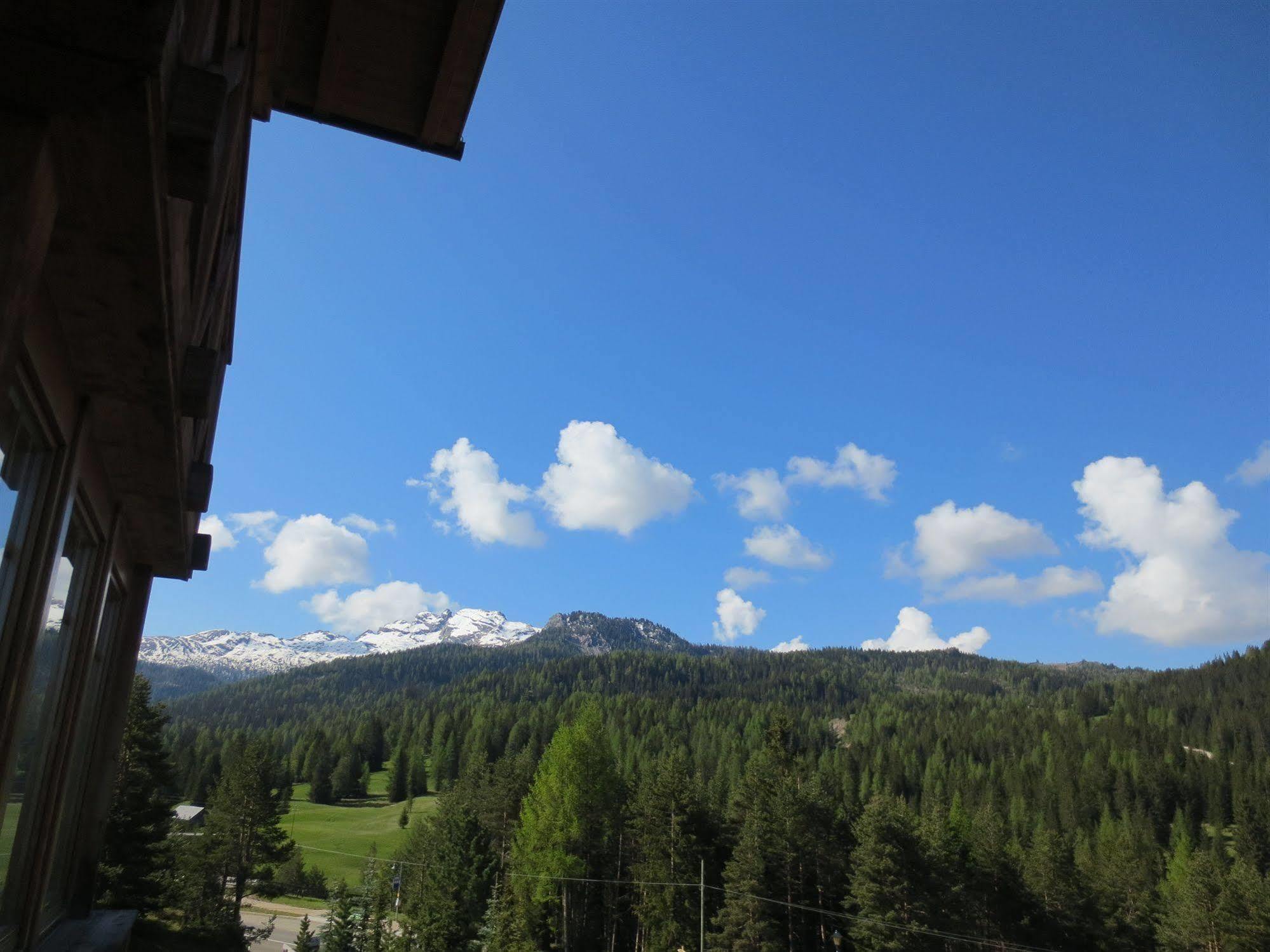 Hotel Ciasa Ai Pini San Cassiano  Dış mekan fotoğraf