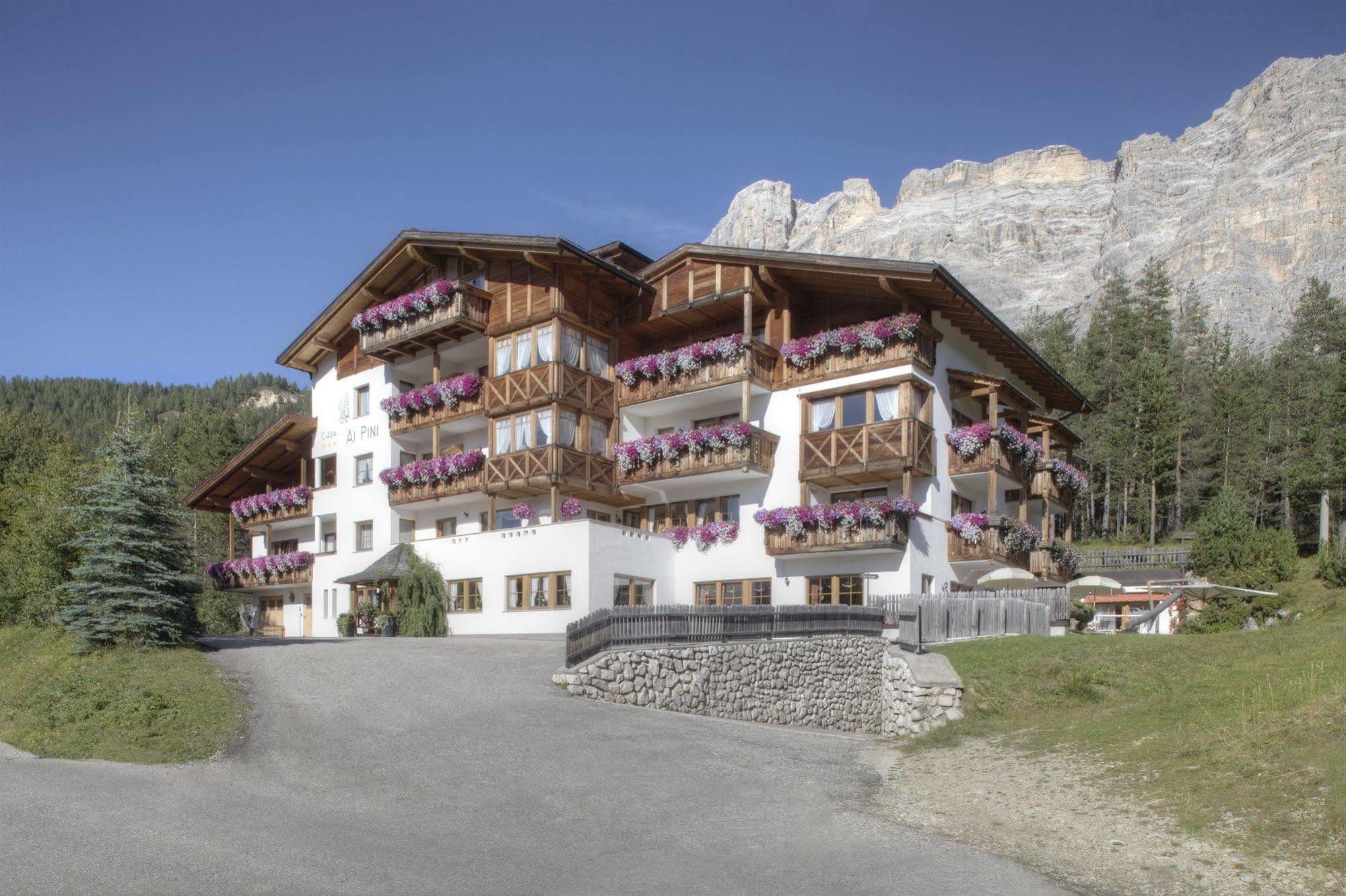 Hotel Ciasa Ai Pini San Cassiano  Dış mekan fotoğraf