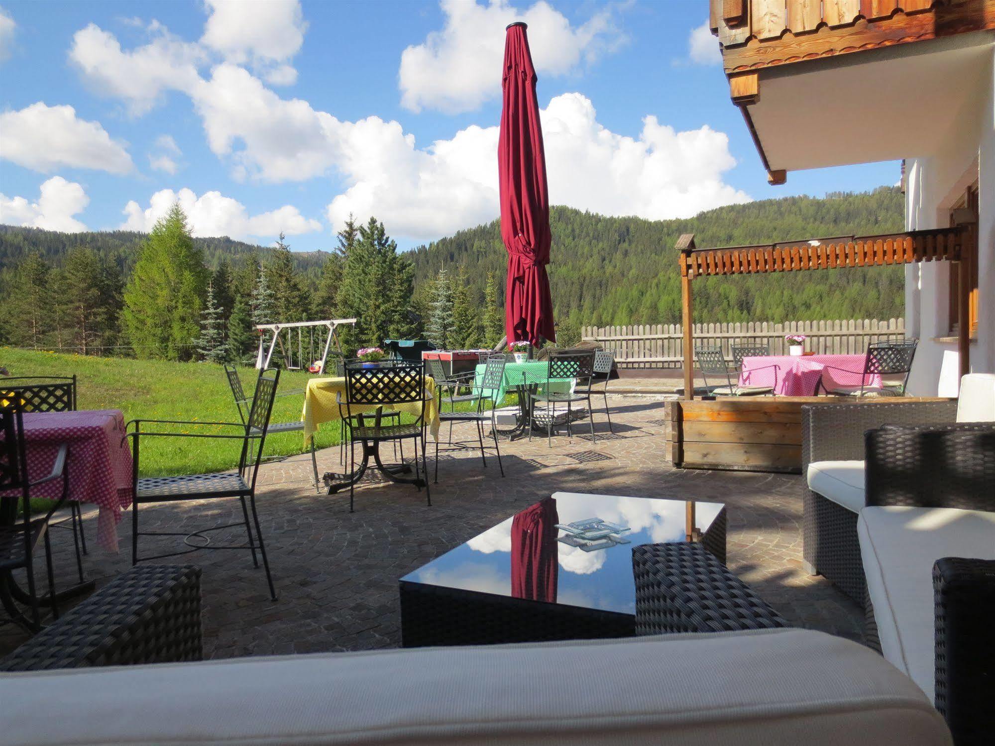 Hotel Ciasa Ai Pini San Cassiano  Dış mekan fotoğraf