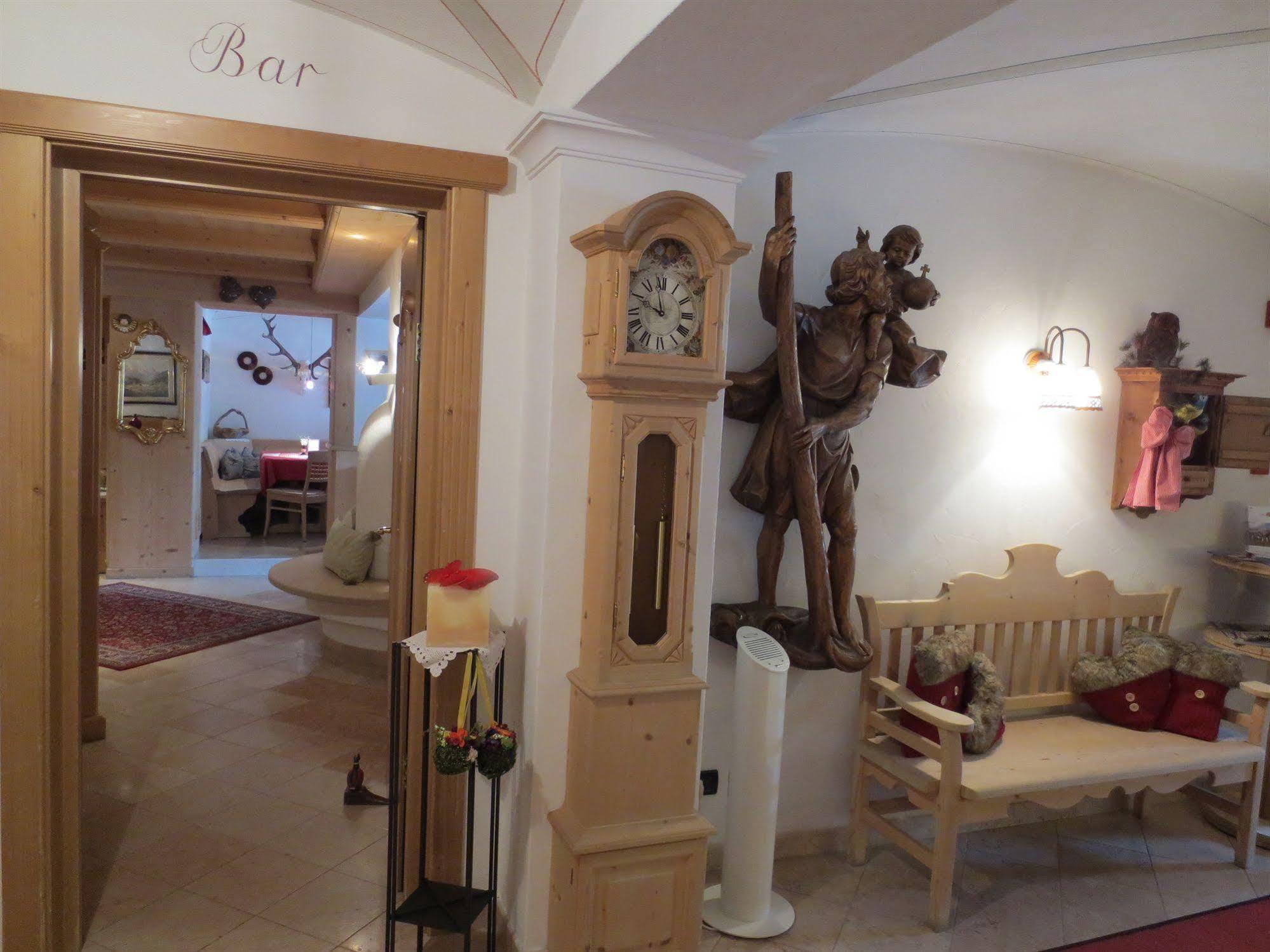 Hotel Ciasa Ai Pini San Cassiano  Dış mekan fotoğraf